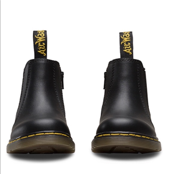 dr martens toddler chelsea boots